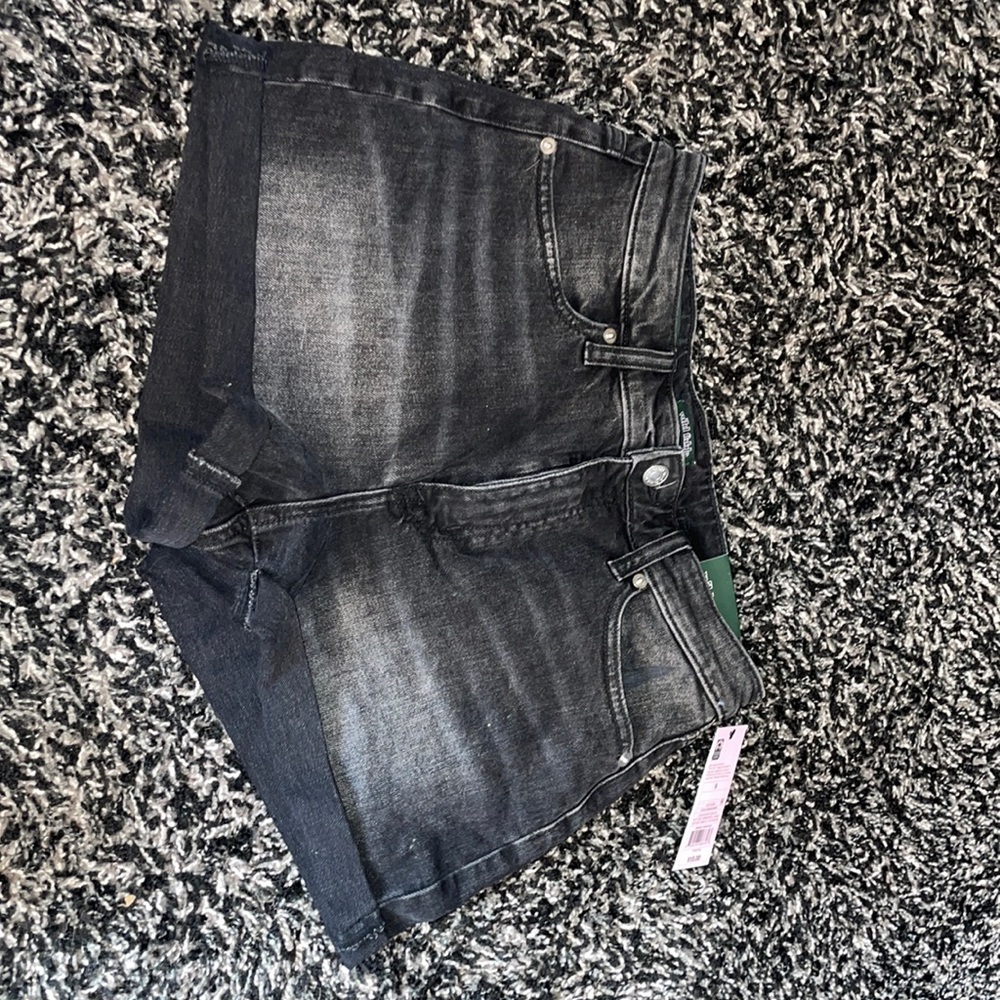 Supper cute black denim shorts